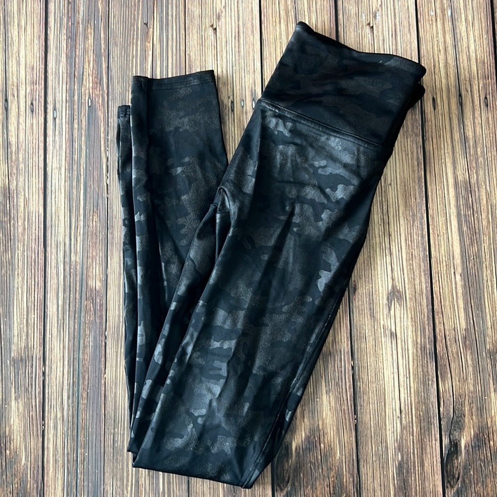 Spanx Black Metallic Camo Print Leggings S